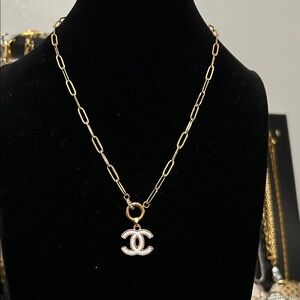 Chic Gold Necklace with Silver Pendant